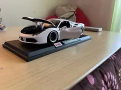 Maisto Ferrari 488 GTB ミニカー ホワイトのサムネイル