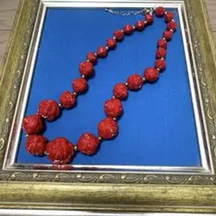 大ぶりネックレス