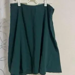 【新品】H &Mダークグリーン フレアスカート❣️