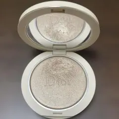 Dior ディオールスキン フォーエヴァー クチュール ルミナイザー 01