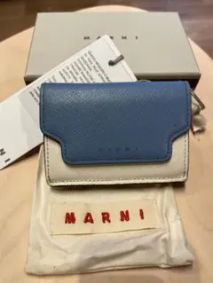 MARNI マルニ　折り財布　ミニ財布　コンパクト財布のサムネイル