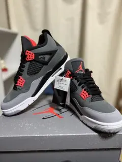 新品未使用ナイキ エアジョーダン4 Retro 