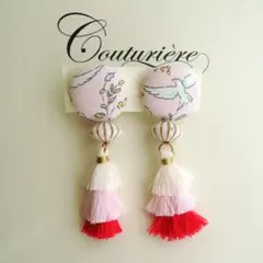 【No.594】鳥さんリバティくるみボタン×3連タッセルのイヤリング