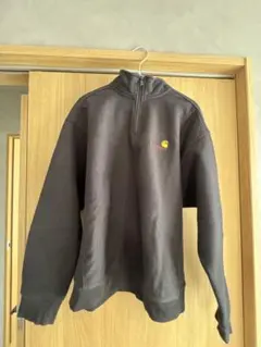 Carhartt ブラック ハーフジップ