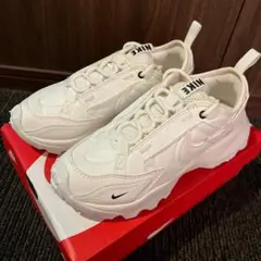 再値下げ⭐︎定価17,930円【新品未使用】ナイキ TC7900 22.5cm