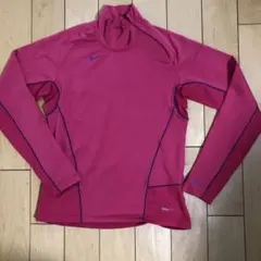 nikeレディース Tシャツ