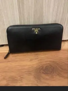 ゆーとさま専用】【箱付き】PRADA プラダ 長財布 ブラック ゴールド