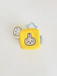 ちいかわ カラビナつき刺繍スクエアミニポーチ　うさぎ　ポーチ　プライズ