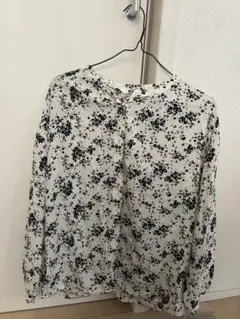 春にぴったり！長袖シャツ 花柄