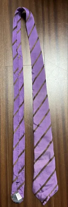 紫色ネクタイ 茶色ストライプ：シルク100%：スーツ：ジャケット：正装：ビジネス