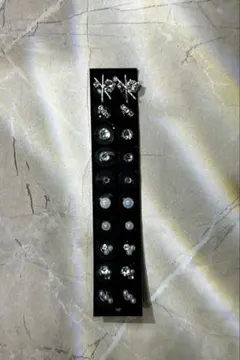 【即日発送可】クリスタル系耳つぼジュエリー20粒(デザインなし6粒付き)