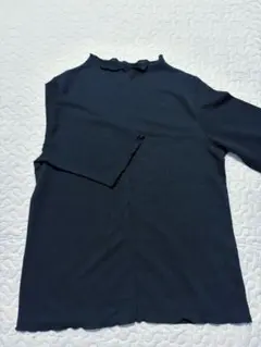 フリルネック シャツ