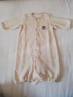 クマ刺繍付きロンパース クリーム色