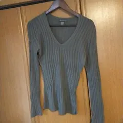 バナナリパブリック　Vネックニットトップス美品