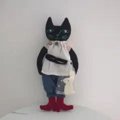 黒猫のぬいぐるみ