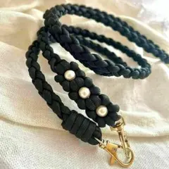 お花3つ　ショルダー　ストラップ　スマホ　パラコード　ブラック　ストラップ