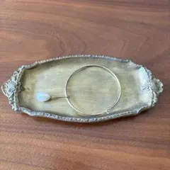 パールチャーム付き ゴールドカラー バングル