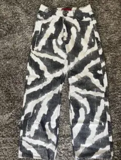 ゼブラ柄デニムパンツ
