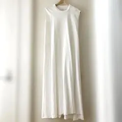 Item thumbnail for item 70ce3d5b-a353-4b68-9ca5-a3d9a1cc7d70