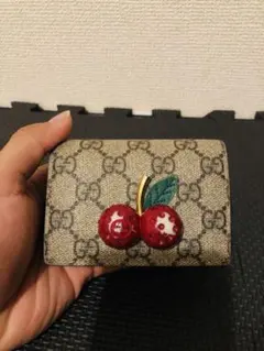 GUCCI チェリー装飾 二つ折り財布