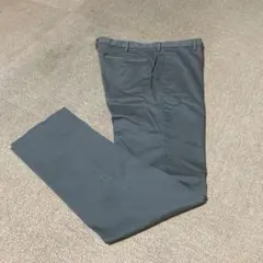 グレー チノパン