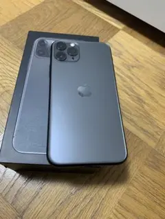 Apple iPhone 11 Pro 64GB スペースグレー。美品