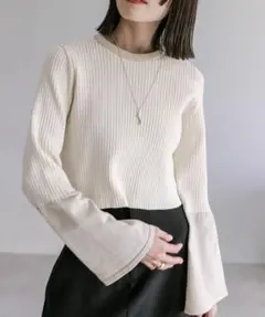 ★タイムセール★ミスティック＊配色リブニット 袖フレア 美品