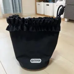 OUTDOOR フリル付きブラックショルダーバッグ