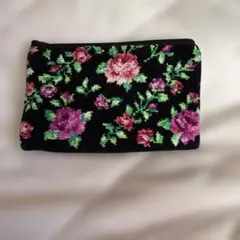 花柄ベルベットポーチ