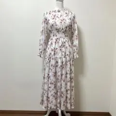 ノエラ　ロングワンピース　ワンピース　花柄　花　ワンピース　白　春　夏　ホワイト