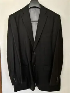 黒スーツジャケット