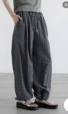 美品】NARUファクトリー ブロードエッグパンツ チェック柄 - メルカリ