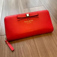 kate spade リボン付きレッド長財布