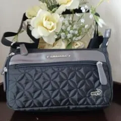 美品Crocodile キルティングショルダーバッグ ダークグレー