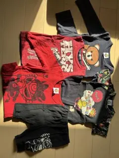 赤い長袖Tシャツ キャラクターグラフィック 95cm未満