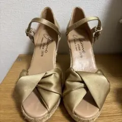 ゴールド サンダル ウェッジソール