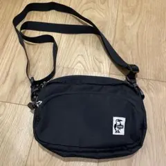 CHUMS ブラック ショルダーバッグ　サコッシュ