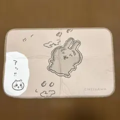 ちいかわ うさぎ 砂浜 インテリアマットのサムネイル