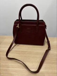 バーガンディ レザー ショルダーバッグ　NINA RICCI（ニナリッチ）