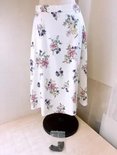 新品タグ付き★レッセパッセ 花柄スカート サイズ40 カラー01