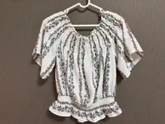CIAOPANIC 花柄ブラウス 半袖 シャーリングのサムネイル