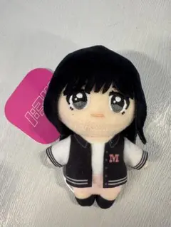 ME:I GIGO限定　マスコットぬいぐるみ　MOMONA