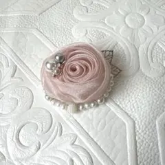 249 ハンドメイド コサージュ パール ビーズ　卒業式　卒園式　入学式　桜色