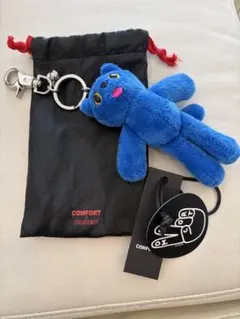 COMFORT ぬいぐるみ型キーホルダー 黒とブルーセット - メルカリ