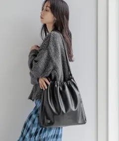 LOWRYS FARM ギャザーショルダーバッグのサムネイル
