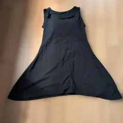 カップ付きブラックノースリーブチュニック