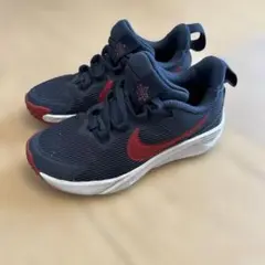Nike ネイビー/レッド スニーカー　18cm