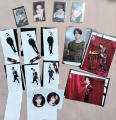 StrayKids　ポップアップ　トレカ　アクスタ　缶バッチ　フォトカード