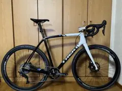 TREK BOONE5 シクロクロスバイク カーボン完成車700C トレック Boone 5 Disc デュアルIsoSpeed搭載のレーシングCX