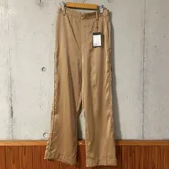 新品 Kastane カスタネ 光沢ブラウンベージュパンツ ストレート